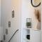 Apartman Gulliver in the center, 10 meters from the sea with private parking in natural shade - راباك