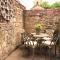 Falstaff House, listed building, a delightful late-Georgian holiday cottage in a great location in central Alnwick