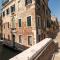 San Giacomo pied-a-terre house