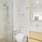 KOZYGURU SOUTH BRISBANE KOZY 2 BEDROOMS APT + FREE PARKING BRISBANE ONE QSB001-1203