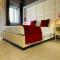 Town House Spagna- luxury Rooms with Jacuzzi Bath