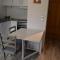 Studio MARMOTTE FONT-ROMEU 4 personnes avec balcon Résidence VAL SOLEIL entièrement rénové en juin 2021 place de PARKING & WIFI gratuit , draps & serviettes de toilettes non inclus, sabanas y toallas no incluidos - 丰罗默奥代洛维亚