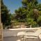 2 bedrooms house at Torre Pali 700 m away from the beach with sea view furnished garden and wifi