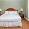 Admirals Inn Resort