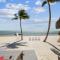 Beachfront Ocean Duplex - 雷顿