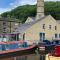 Hebden Bridge - House - Sleeps 8 - Pet Friendly