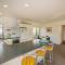 Sunlight Bach - Whitianga Holiday Home