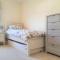 Seaside Mews - charming 2-bed cottage close to the sea