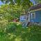 Charming Cottage with Patio, Walk to Boothbay Harbor