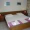NIKO Apartments 70m from the beach