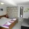 NIKO Apartments 70m from the beach