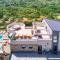 VILLA CVITA is a modern 5-bedroom villa with a Jacuzzi, a Gym and Finnish Sauna, a heated pool, and amazing views - Klis