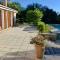 Villa familiale avec piscine et grand jardin arboré proche des lacs - Tavernes