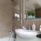 Tynant House- Modern 3 bed house- City centre and FREE parking