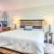 Elegant Sapphire Valley Studio with Resort Amenities