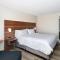 Holiday Inn Express & Suites Dinuba West by IHG
