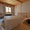 Woodlands Cottage with Hot Tub