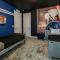 Airy 6 Bdrm Abode with Home Theater in Encore - أورلاندو