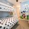Energetic 9 Bdrm Villa with Gazebo at Encore - Kissimmee