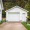 Cedar Creek Cottage Close to Downtown Traverse City Beaches and the TART Trail - Cedar