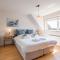 Spacious, warm and updated Home w parking & garden - 布列登