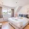 Spacious, warm and updated Home w parking & garden - 布列登