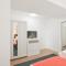 No 8 Westbay Apartment