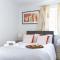 KVM - Highclere House for large groups with parking by KVM Stays - Peterborough