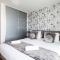 2 Bedroom 2 Bathroom Apartment in Central Milton Keynes with Free Parking - Contractors, Relocation, Business Travellers