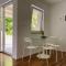 Private pool and Mediterranean garden apt Mia