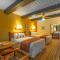 Thunderbird Lodge