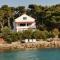 Apartment near the sea