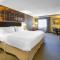 Days Inn by Wyndham Plattsburgh - 普拉茨堡