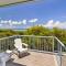 Castaway Cove Beachfront Home by Stay Noosa