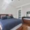 Pride Street Luxury 28