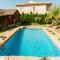 Casa de madera con piscina privada