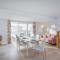 3 Bedroom Jesus Green Townhouse with Parking