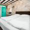 Volta L Apartment