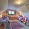 Cascade Mtn Views! Pet-Friendly Bend Log Cabin