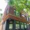 House 5863- Chicago's Premier Bed and Breakfast - Chicago