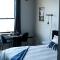 Bowline Hotel