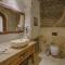 Hera Cave Suites