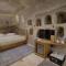 Hera Cave Suites