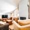Cosy, modern 2-bed with fireplace & beautiful views
