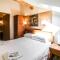 Cosy, modern 2-bed with fireplace & beautiful views