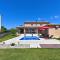 Villa Divsici 2105