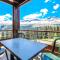 Stunning 3-bedroom apartment with mountain views