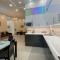 Comfortable luxury apartment with 3 rooms. Center heart of kiev
