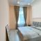 Comfortable luxury apartment with 3 rooms. Center heart of kiev
