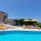 Yannis Villas